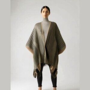 MOLLY Bracken Creme Black Knit One Size Boho Tassel Duster